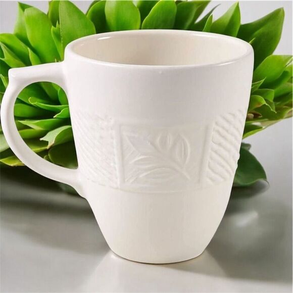 NWT Pfaltzgraff Sierra White 16oz Mug Embossed Botanical Fern Leaf & Wavy Lines - Picture 1 of 4
